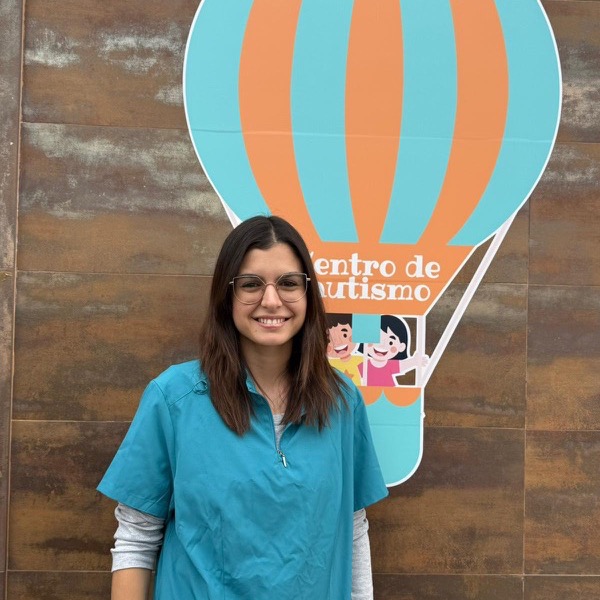 Cristina - Psicóloga infanto juvenil especializada en el acompañamiento de niños, adolescentes y sus familias